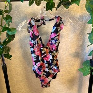 Carmen Marc Valvo Surplus Halter One Piece Swimsuit, Floral, Women’s Size 6